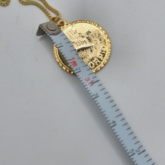 Signed Gold Necklace with circle Scorpio pendant - Picture 8 of 8